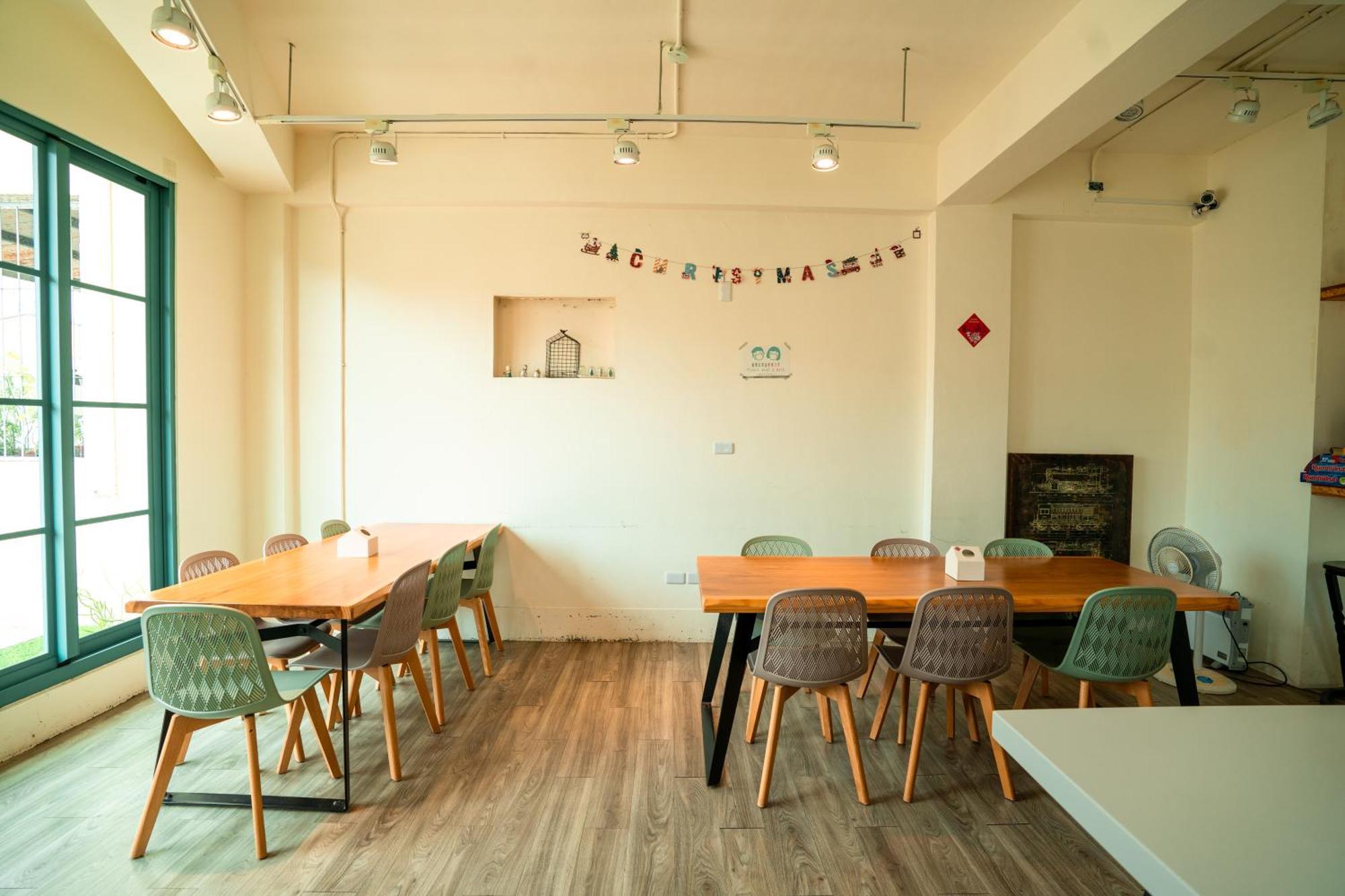 Funtime Hostel Chiayi City Exterior photo